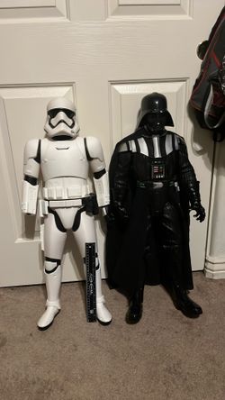 Giant Star Wars action, figures