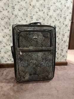 Vintage Impuls Floral Tapestry Suitcase 2-Wheel Rolling Luggage Softside Large