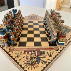 Spanish Conquistadors VS Aztecs Hand-painted Porcelain Chess Set in Box/Board