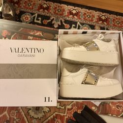 Valentino Garavani Womens sneakers 