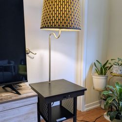 Beautiful Modern Side Table with Lamp