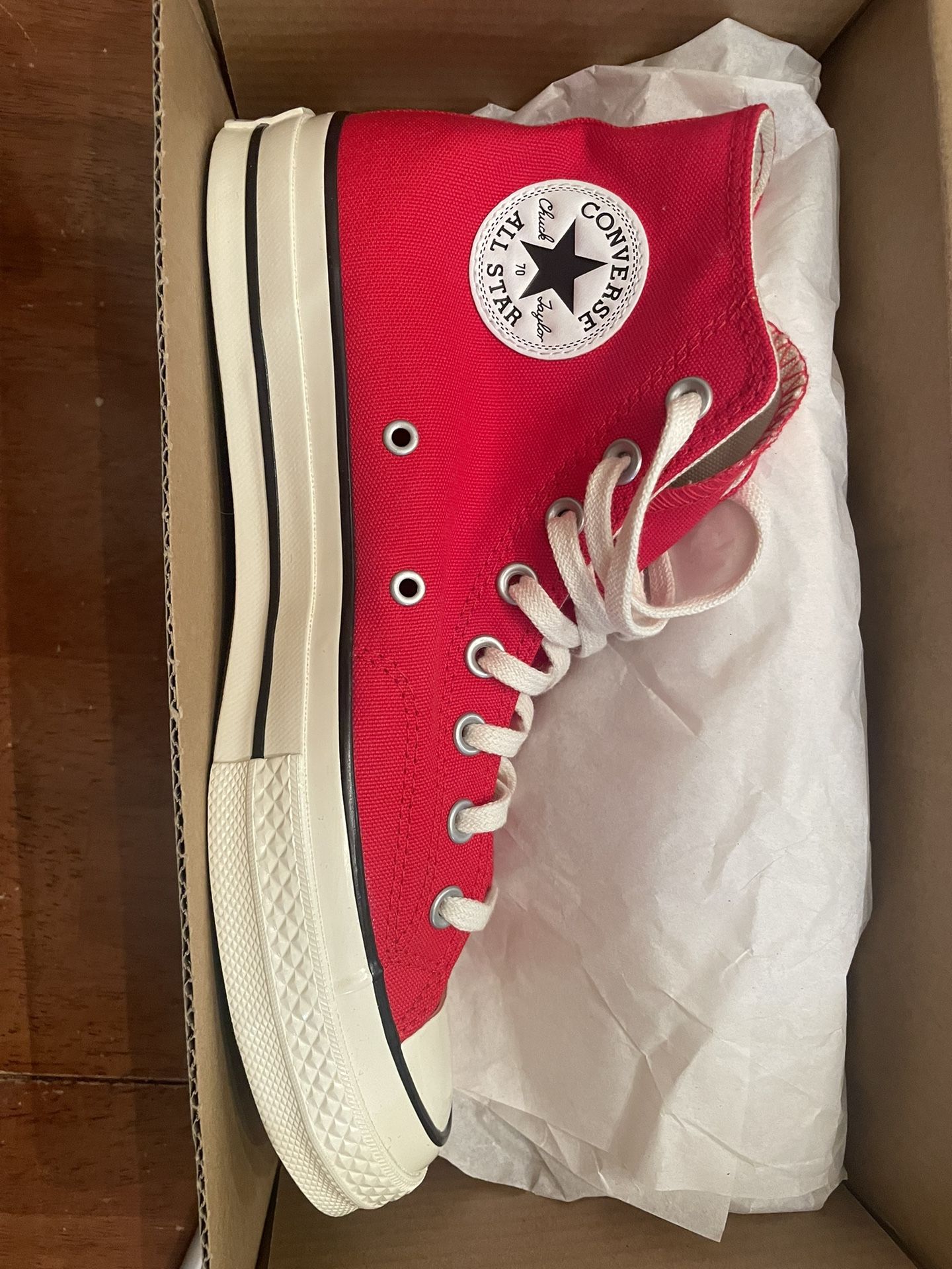 BRAND NEW red converse US 8.5