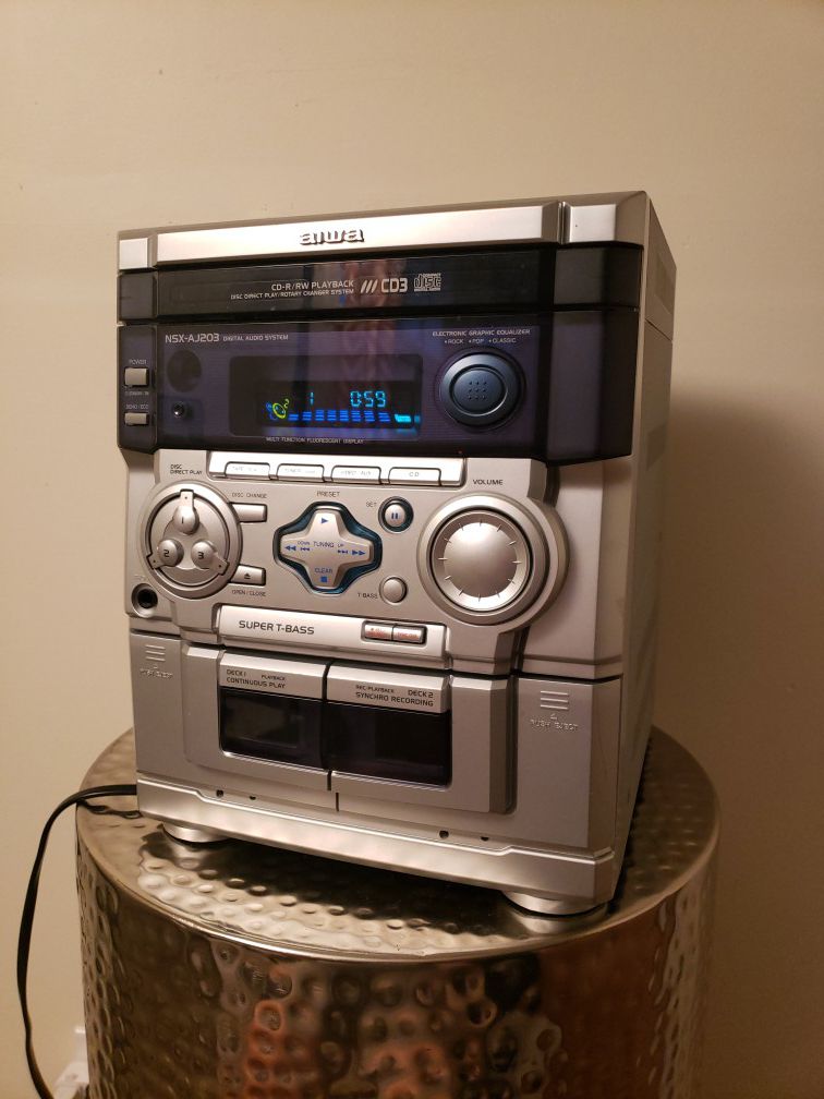 AIWA Compact Bookshelf Stereo NSX-AJ203, CD Changer AM/FM Radio Receiver