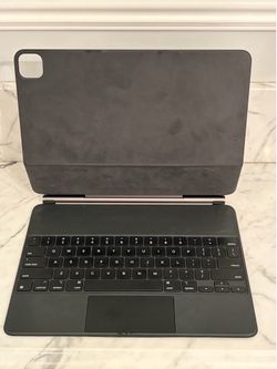 iPad Pro 12.9 inch Magic Keyboard case for 3rd-6th gen $349 retail like new condition