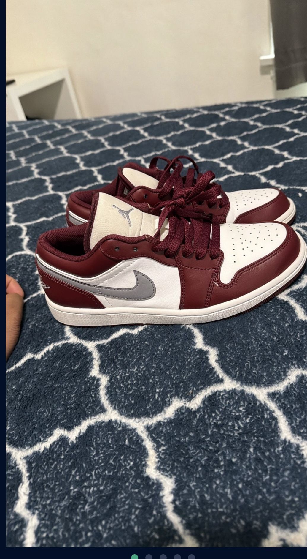 Jordan 1 Low Size 9w Asking 50