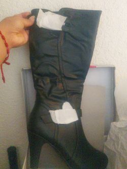 Woman Boots Size 8