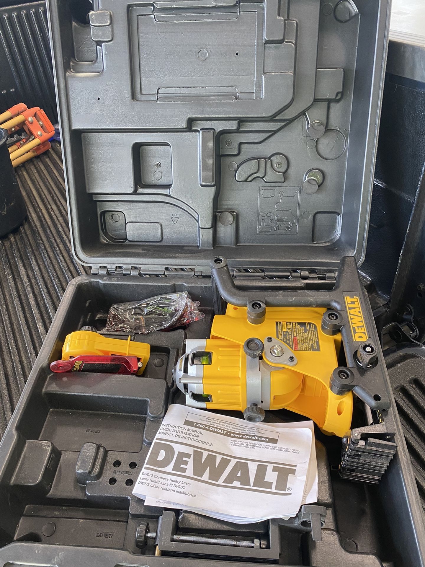 DEWALT DW073 18V Cordless Manual Level Laser