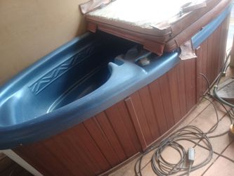 Two man hot tub