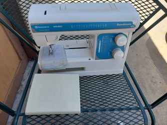 Husqvarna Viking Scandinavia 100 Sewing Machine Made In Sweden Tested A ND Working $175 