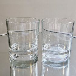 Set of 2 Royal Crown 3.5"×3" Clear Whiskey Scotch Rocks Drinking Glasses.

Pre-owned in excellent clean condition.  No chips or cracks. 

Makes a grea