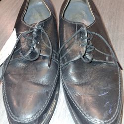 Men's Size 8 black dress shoes with a "London Character Cushion-Flex" sole.