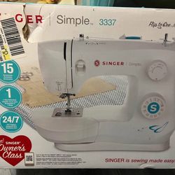 SINGER SEWING MACHINE LIKE NEW