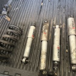 99-06 2wd Drop Shocks Chevy