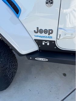 4XE hybrid jeep