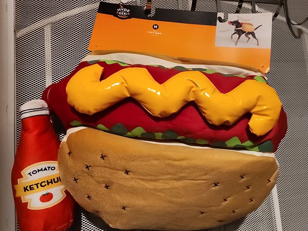 Pet Halloween Costumes 🎃 Hot Dog 🌭 M, Shark XL 