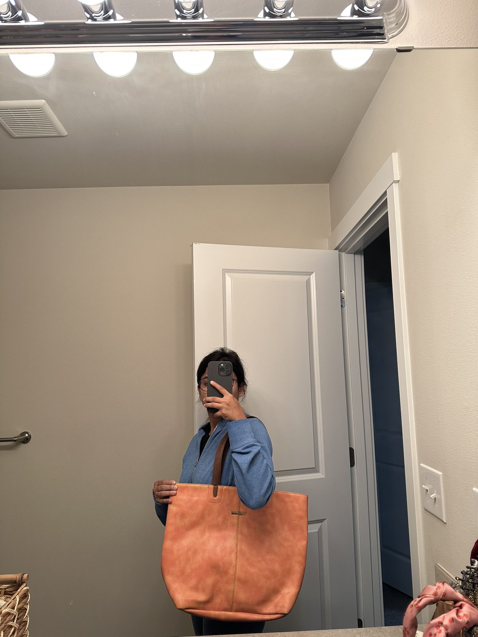 Women’s Large Leather Handbag