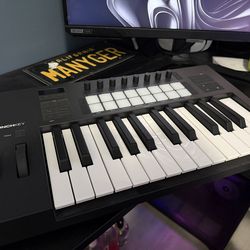Novation Launchkey 25 MK4