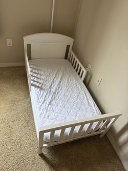 Toddler bed