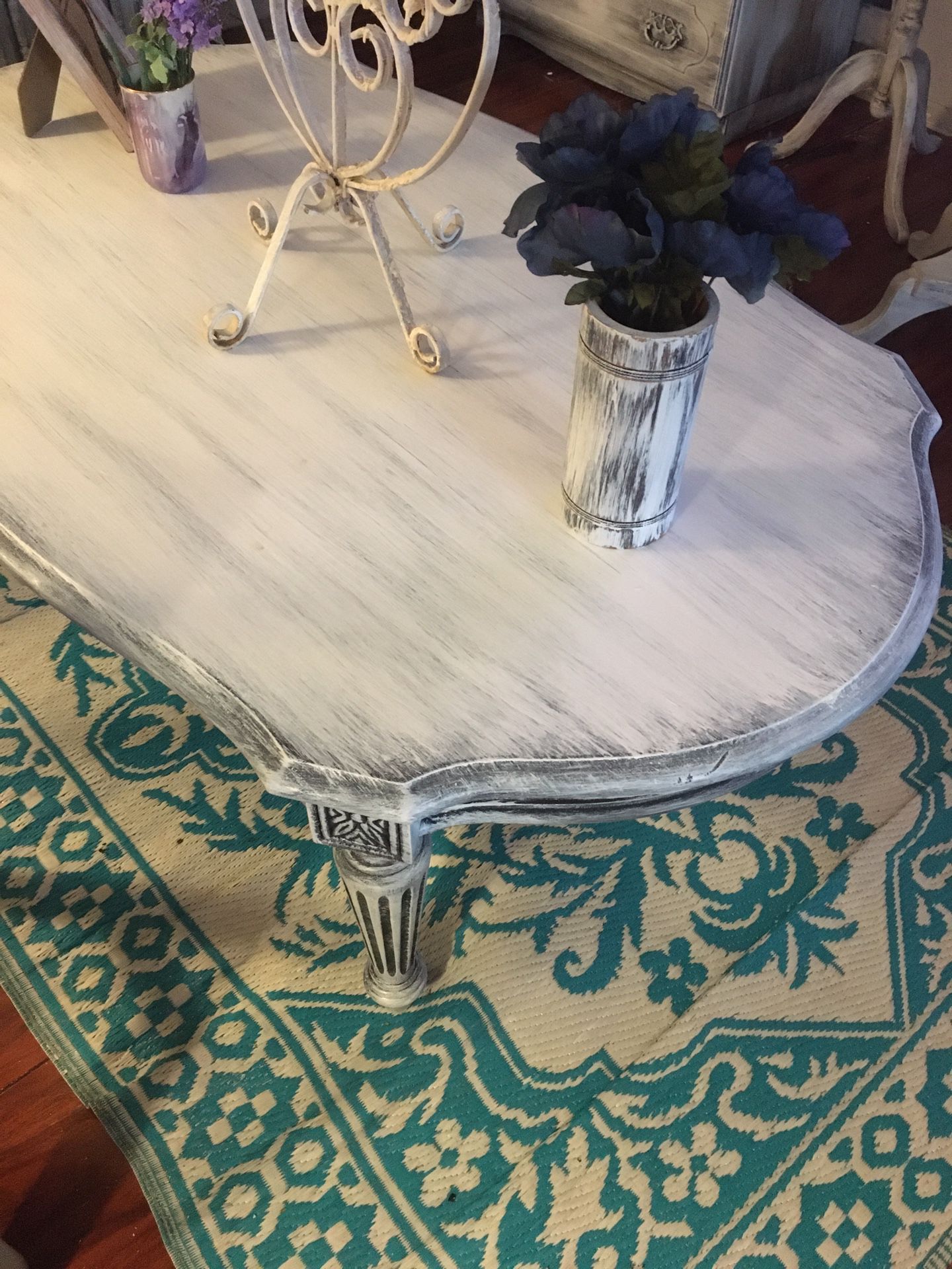 Shabby Chic Accent Coffee Table 