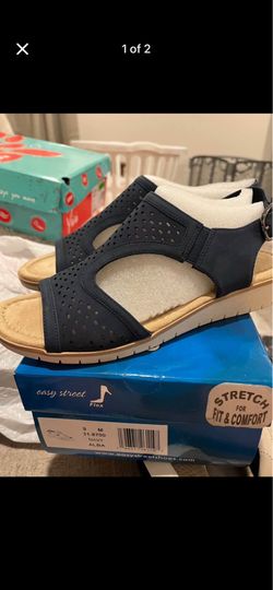 Women’s size 9 Navy Sandals