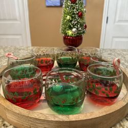 Set Of 8 Holly Berry Wine Tumblers 