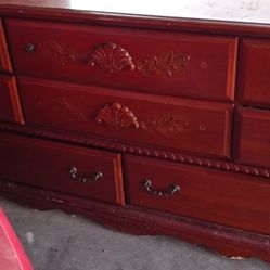 8 Dresser Drought Long Standing. with matching 8 Dresser Both For 175 In Good Condition needs knobs