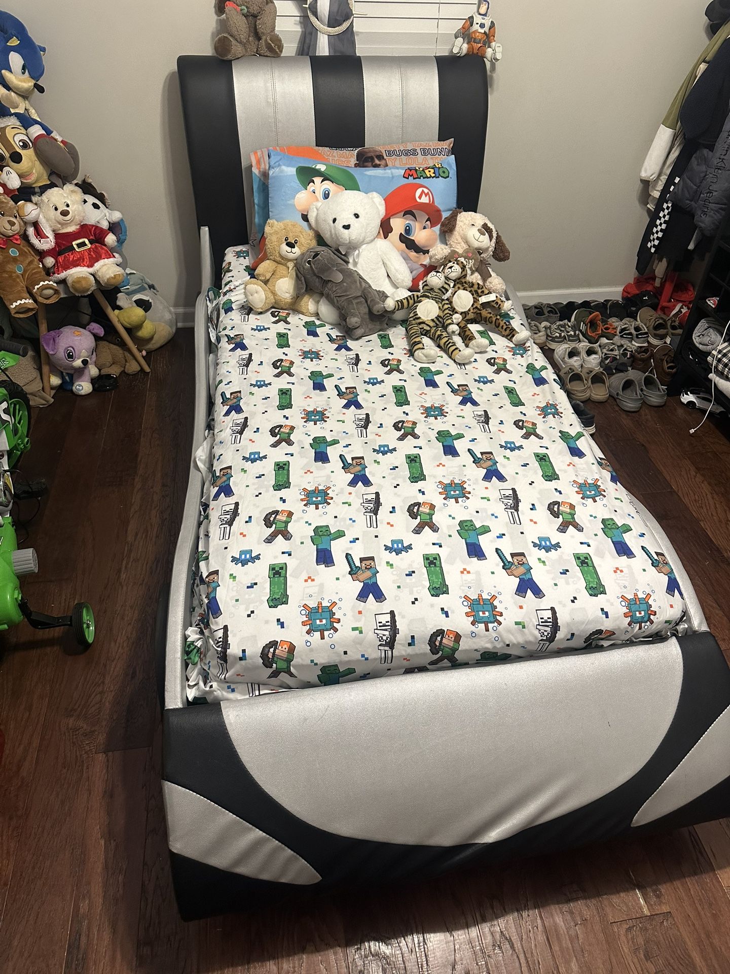 Kids Twin Car Bed 🛏️