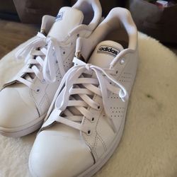 adidasSize9 1/2 in MEN$35.00