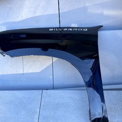 2019 2020 2021 2022 2023 CHEVROLET SILVERADO 1500 LEFT FENDER OEM BLACK ORIGINAL