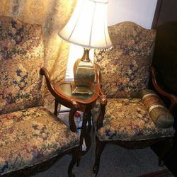 2 chair and table lamp