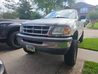 Ford f150. In amazing condition