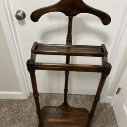 Vintage Butler Specialty Company Valet Stand in Excellent Condition 