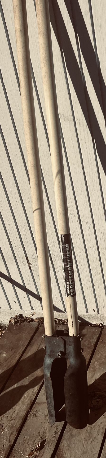 Craftsman 48-Inch Heavy Duty Post Hole Digger, Fiberglass Handles Truper 30382, CA-38F, Tru Pro Heavy Duty Post Hole Digger, Fiberglass Han