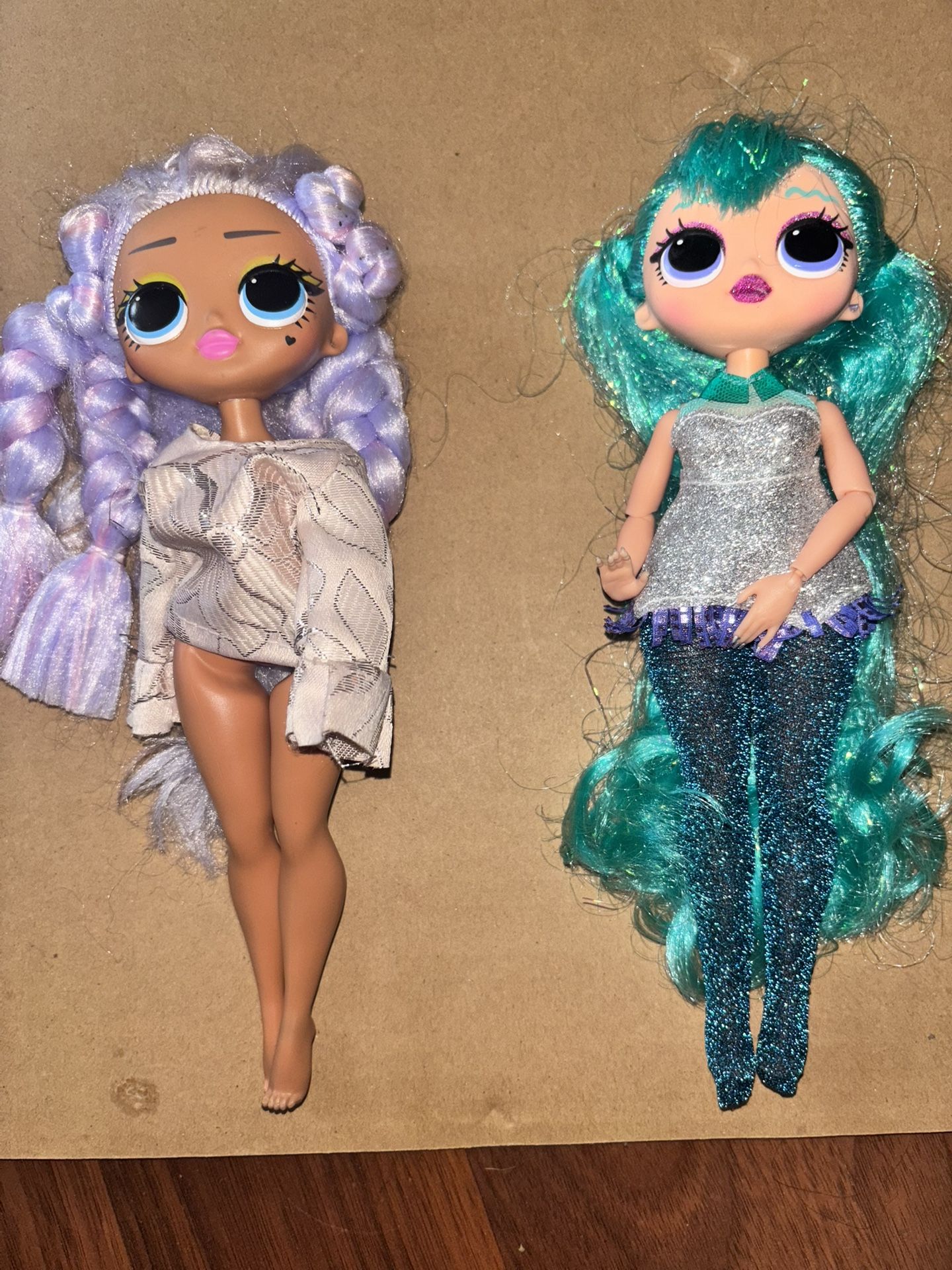 2 LOL OMG Dolls