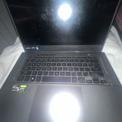 Gaming Computer With broken Screen 