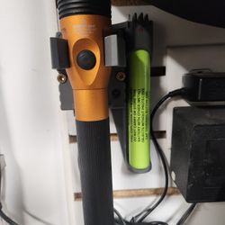 2 Streamlight Stinger LED HL And Streamlight Switchblade Stinger Will Seperate 