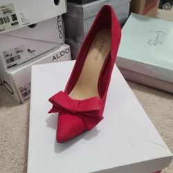 Red Pumps 