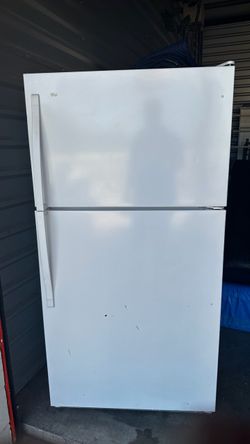Whirlpool 33-Inch Top-Freezer Refrigerator