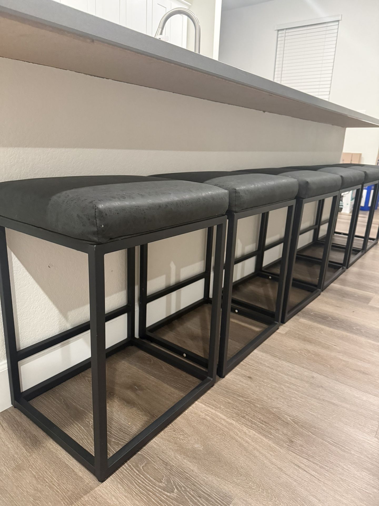 Barstools Set Of 6 for Sale in Las Vegas, NV - OfferUp