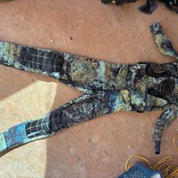 Wetsuit free dive riffe