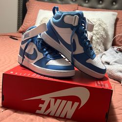 Nike Court Borough 6y fits 7 woman