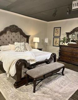 Grandeur style traditional 5 pc bedroom collection W/ antique-inspired craftsmanship