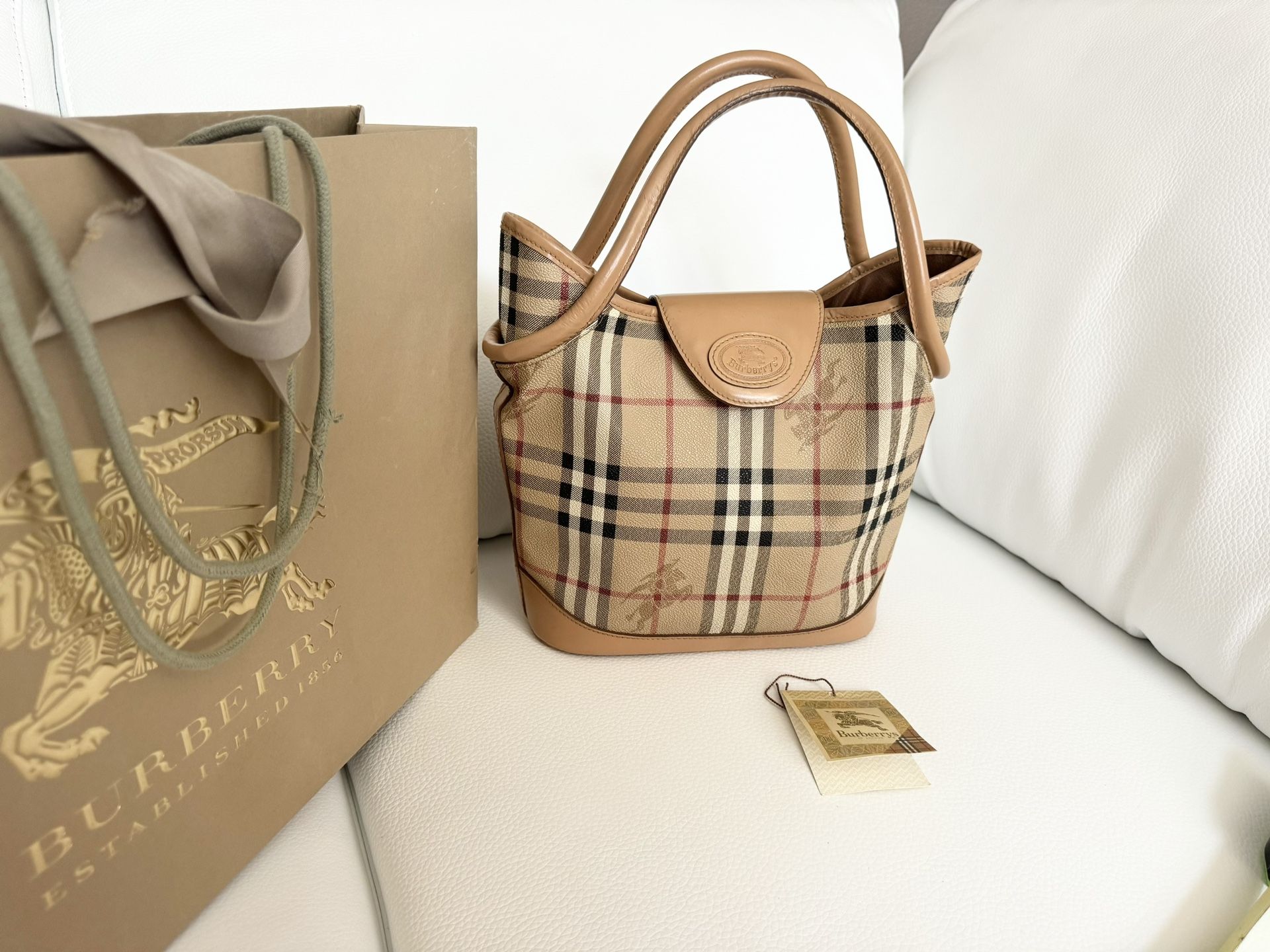 💯 Authentic Burberry Handle Bag 