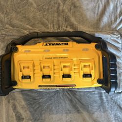 DEWALT 1800 Watt Portable Power Station and 20V/60V MAX Lithium-Ion Battery Charger 