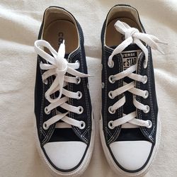 CONVERSE black color Size 3