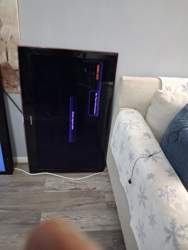 42 Inch Samsung t v 40$