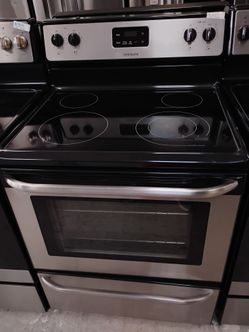 Stainless Frigidaire electric glass top stove with warranty Delivery fee depends on address 🛣️🏠🚛