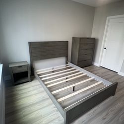 Gray Solid Wood Queen Bed Frame Set / Dresser / Nightstand