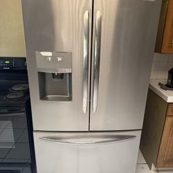 Refrigerator. Great Deal.