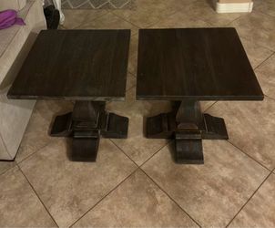 Pair of Bramble Bayside Pedestal End Tables (Solid Mahogany, Cocoa Finish)